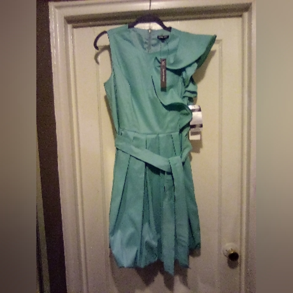 "SAMUEL DONG" BEAUTIFUL DRESS.(New W Tags)